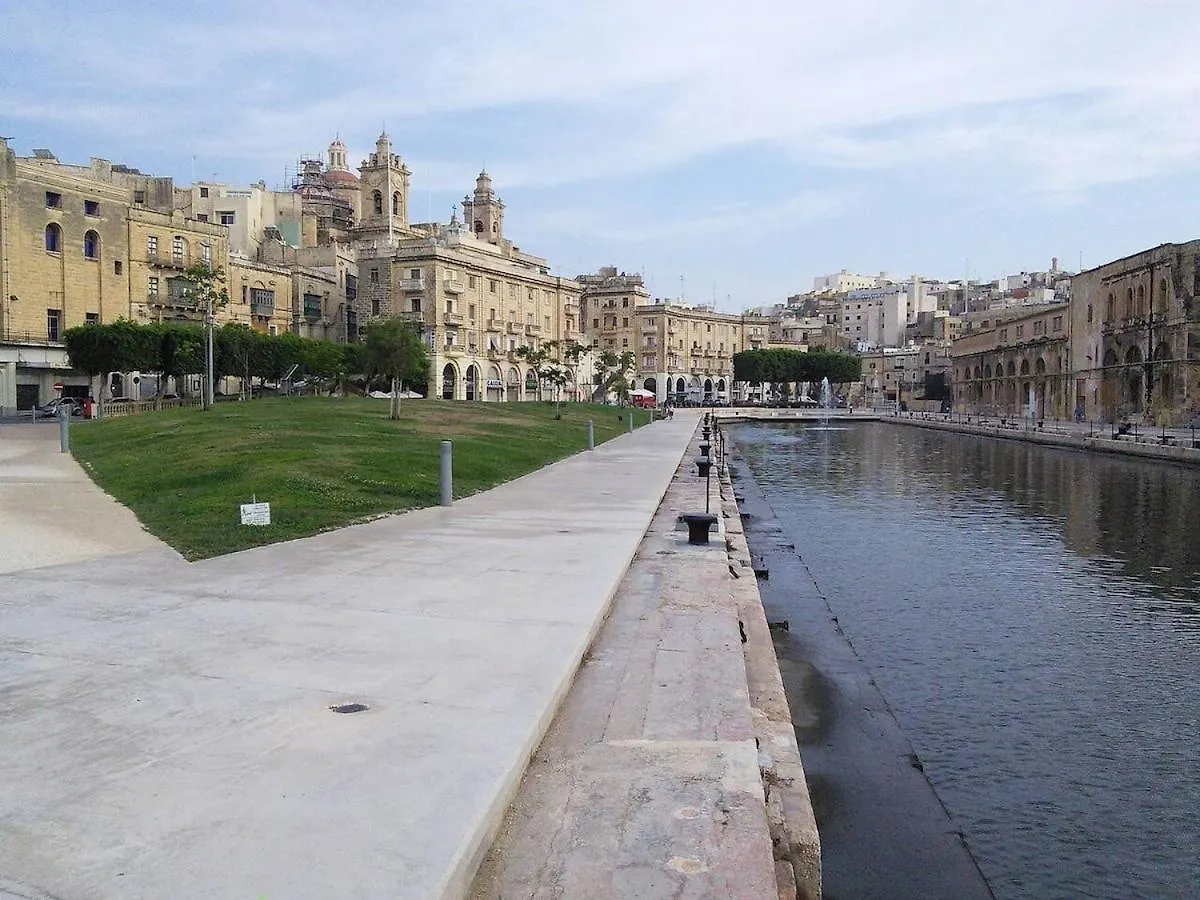 Studio Apt At The New Casa Vittoria Apt 1 By Sf Homes Cospicua 0*,  Malta