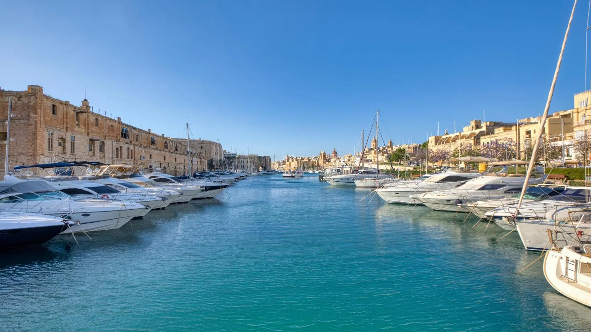 Studio Apt At The New Casa Vittoria Apt 1 By Sf Homes Cospicua Apartment